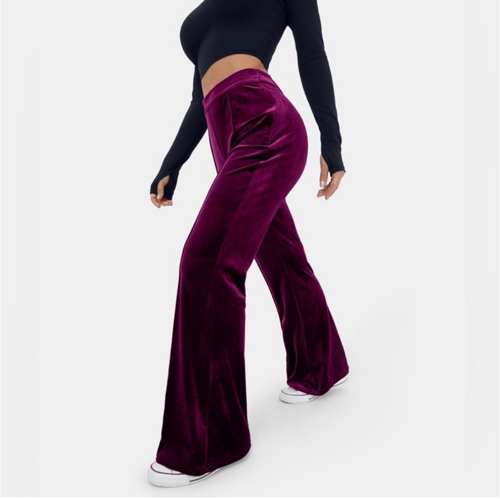 Halara NWT High Waisted Side Zipper Flare Velvet Casual Pants women’s size S